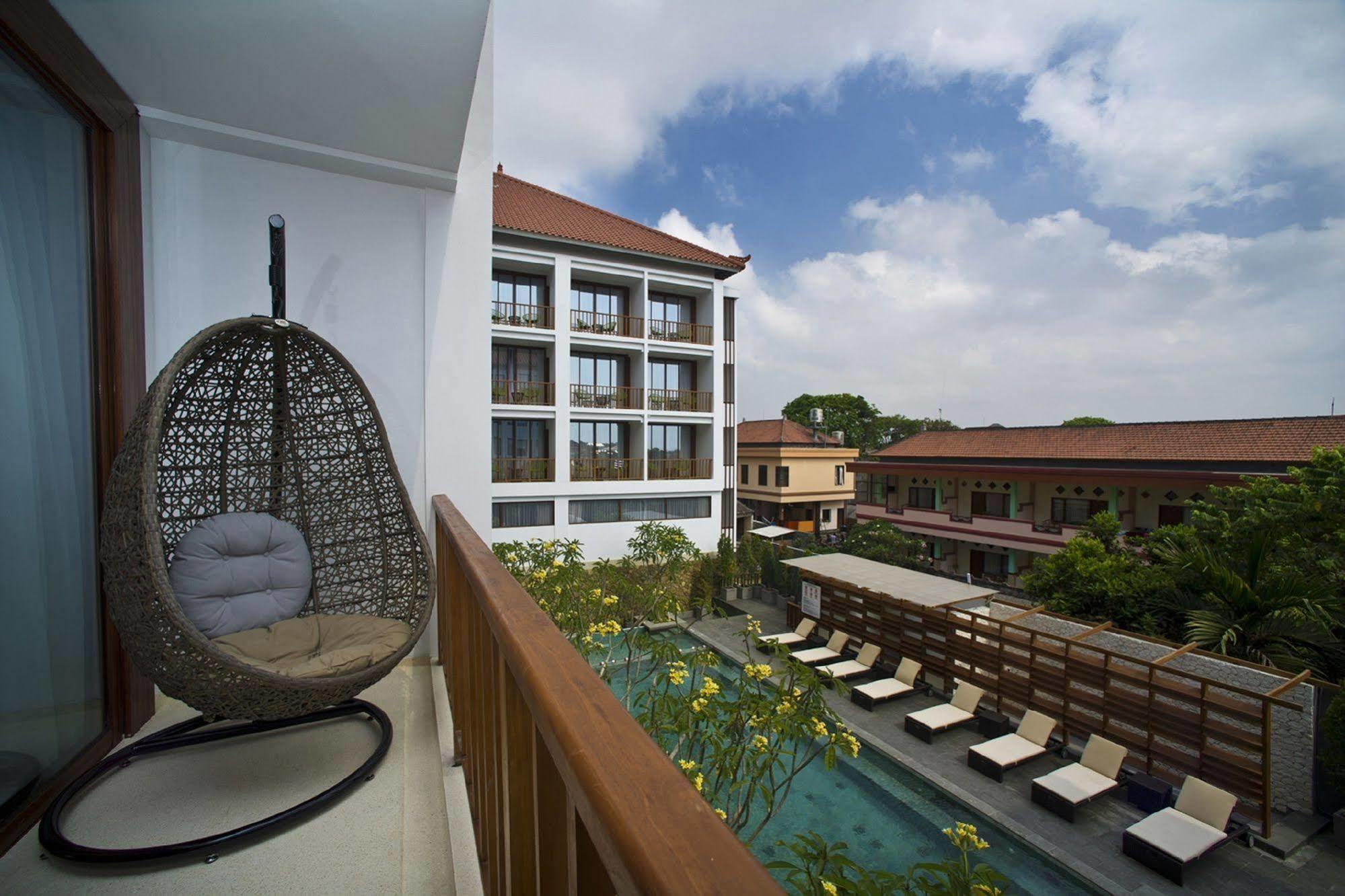 Hotel Grand Zuri Kuta Bali 4*