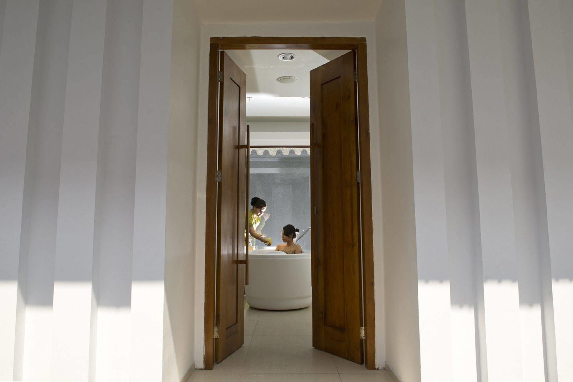 Hotel Grand Zuri Kuta Bali 4*